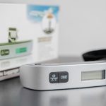 Digital handheld weighing scale